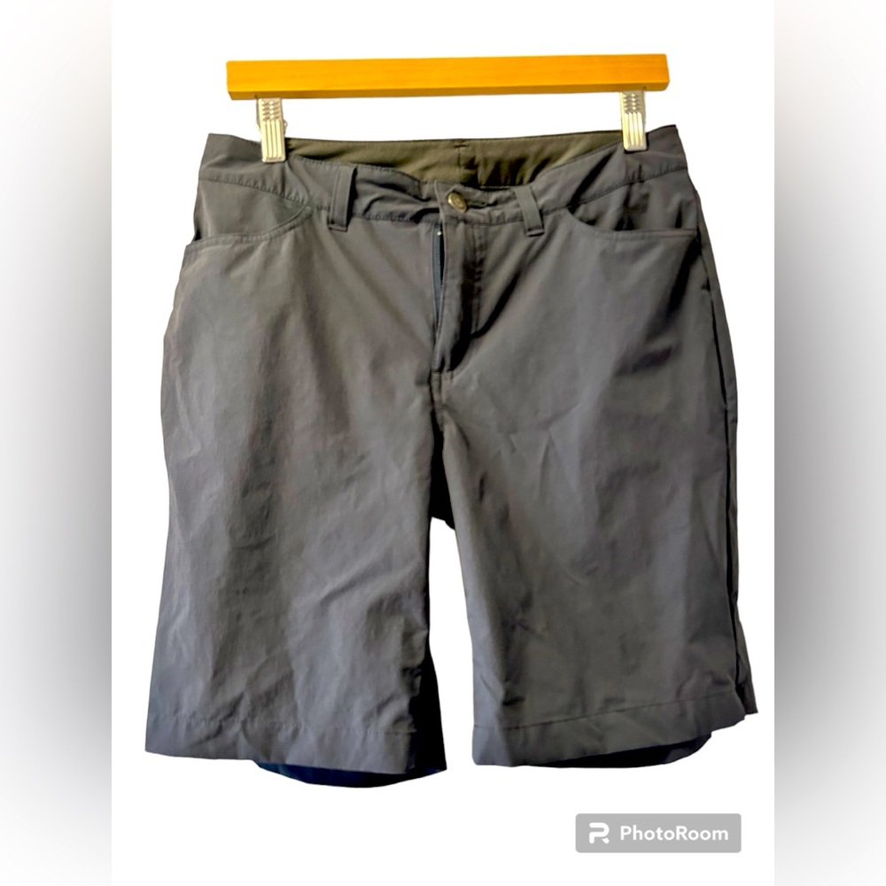 Patagonia dark gray blue shorts women’s 8 EUC